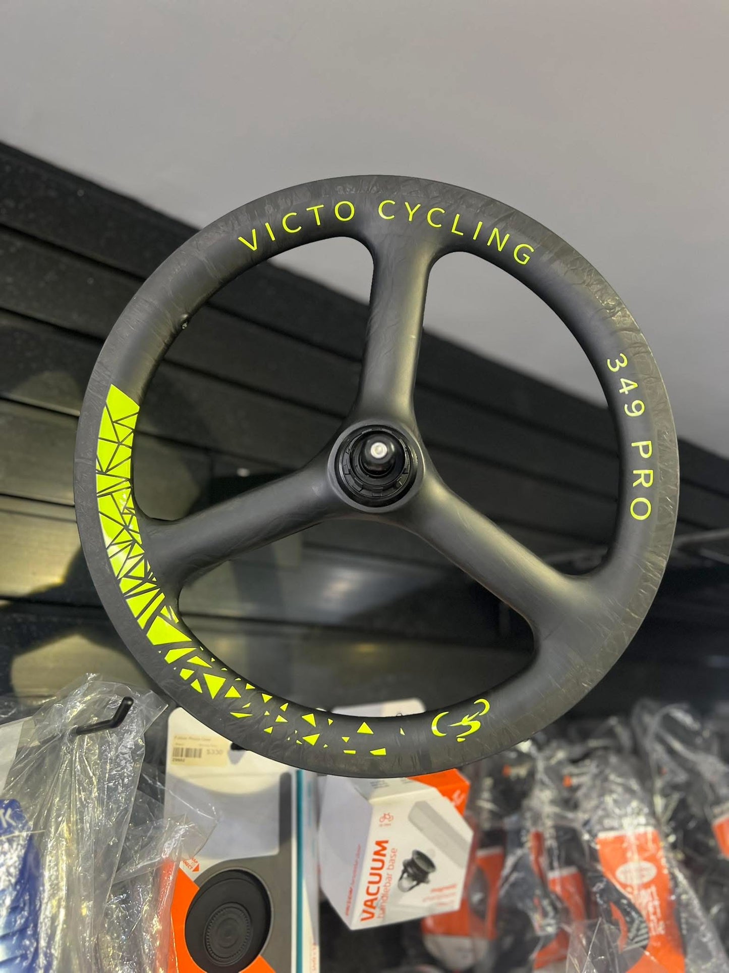 Dairs Tri-spoke Carbon Wheelset