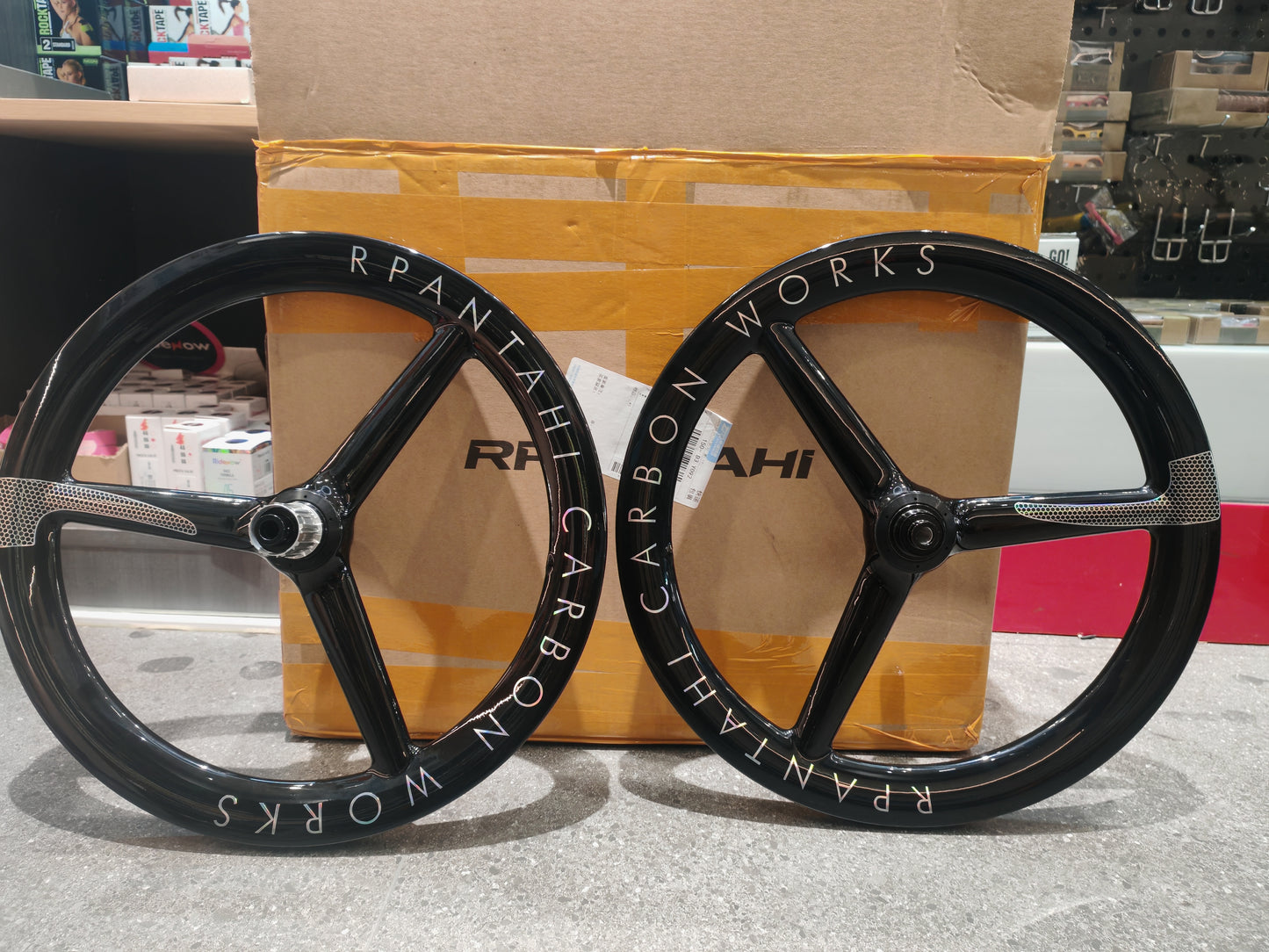 Rpantahi Carbon Wheel Three
