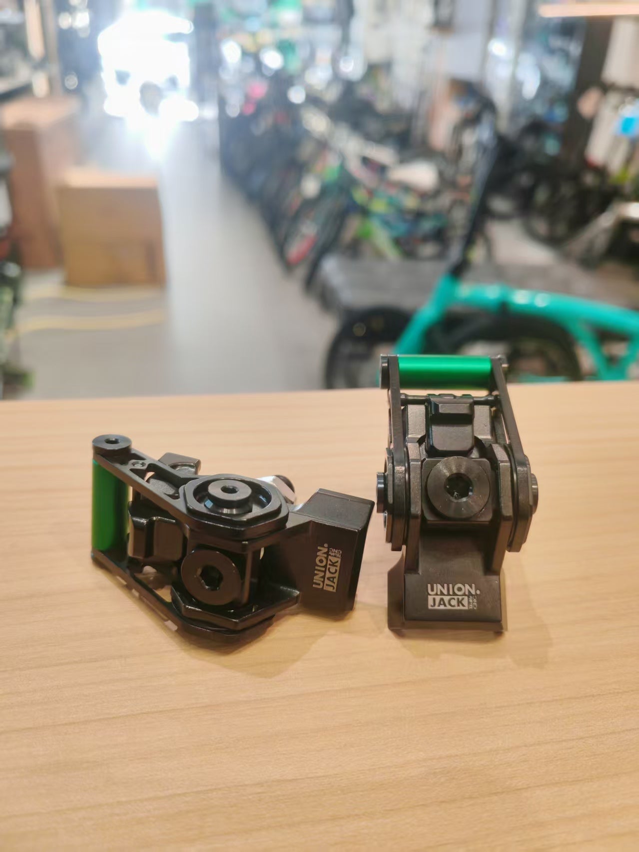 Union Jack Java Neo Hinge Clamps