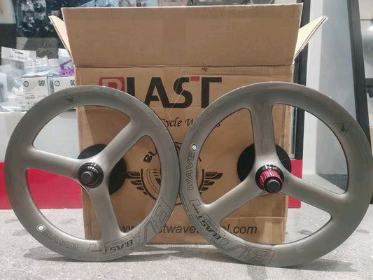 Bast Wave 16 Carbon Three Wheel Set