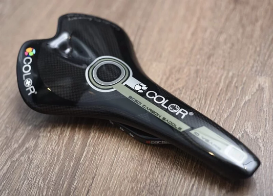 ColorPlus Carbon Saddle